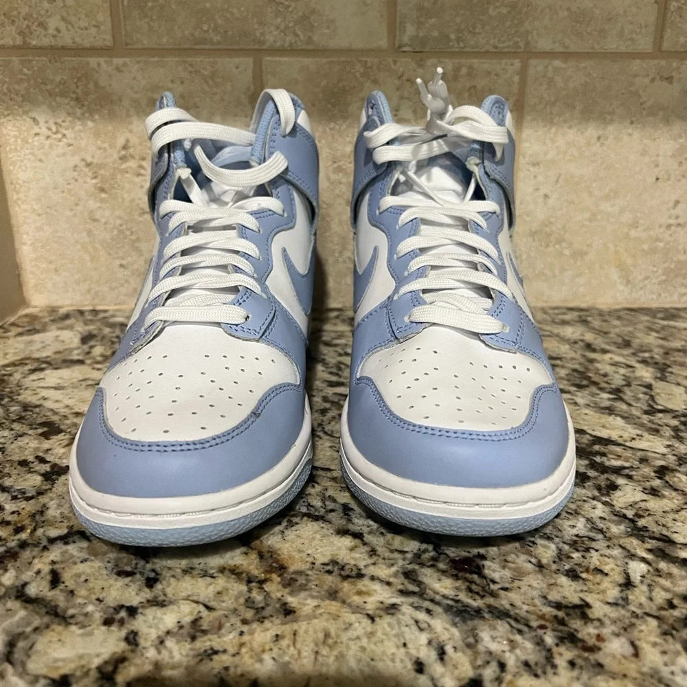 Women’s Nike Dunks new without box - Picture 2 of 4